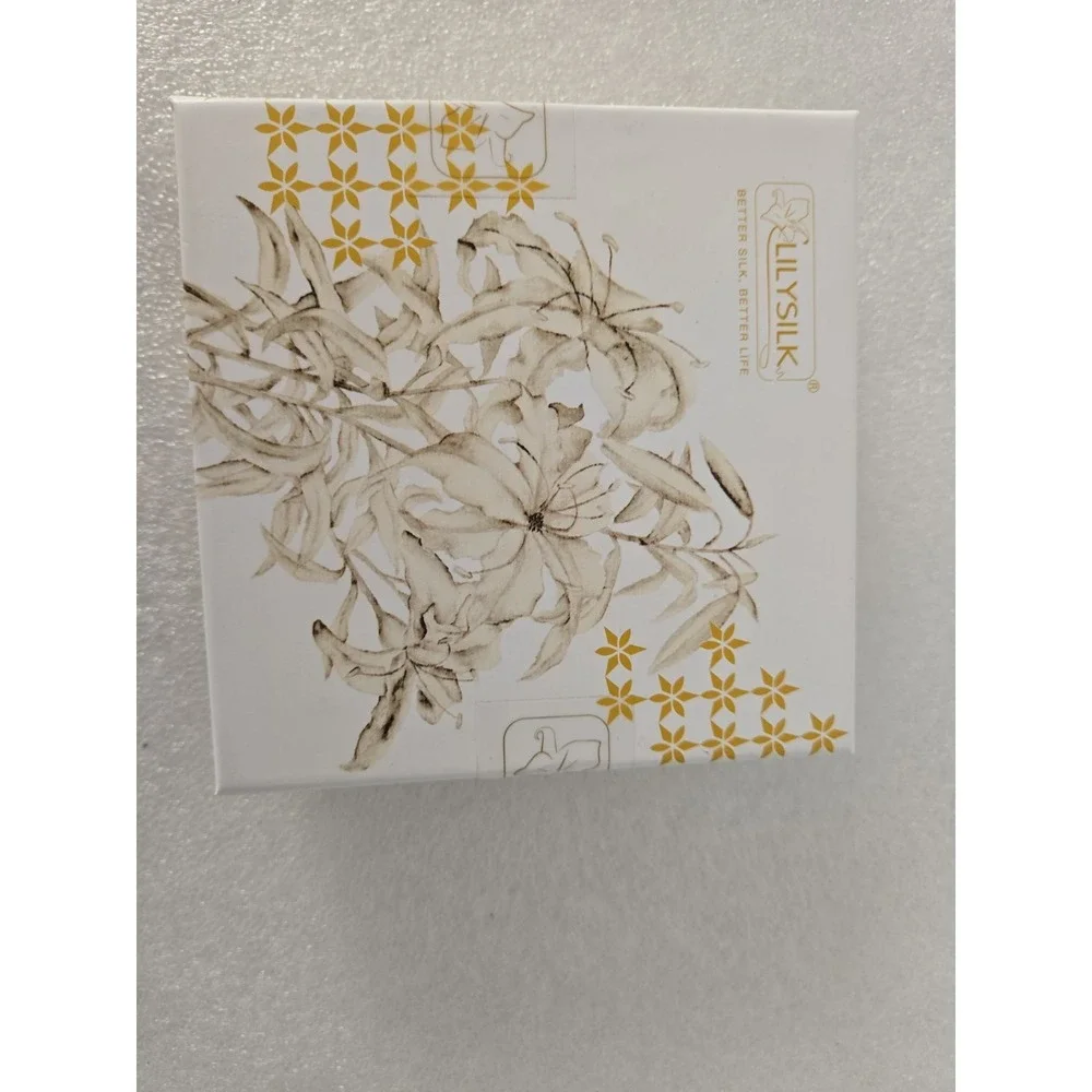 LilySilk Apple Watch band Silk scrunchies New In Gift Box 38/40 Mm Set Of 2